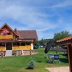 Gaestehaus Kathi Gyenescamping Wohnwagen Knaus 1 Rechts *