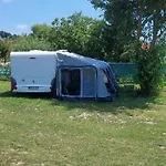 Gaestehaus Kathi Gyenescamping Wohnwagen Knaus 1 Rechts Κάμπινγκ *