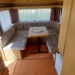 Gaestehaus Kathi Gyenescamping Wohnwagen Knaus 1 Rechts