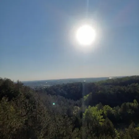 Gyenescamping Wohnwagen Knaus 1 Rechts * גיינסדיאס