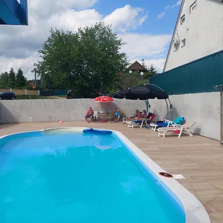 Gaestehaus Kathi Gyenescamping Wohnwagen Knaus 1 Rechts Campsite *