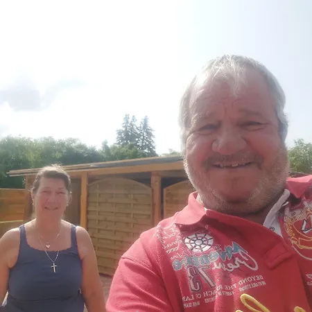 Gyenescamping Wohnwagen Knaus 1 Rechts Campeggio