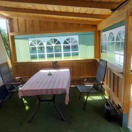 Gaestehaus Kathi Gyenescamping Wohnwagen Knaus 1 Rechts * Gyenesdias