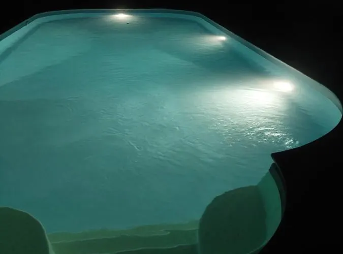 Kemping Gyenescamping Wohnwagen Knaus 1 Rechts *