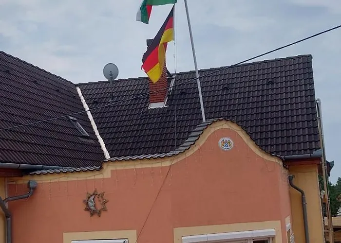 Gyenescamping Wohnwagen Knaus 1 Rechts Campeggio Gyenesdiás