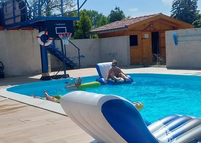 Campeggio Gyenescamping Wohnwagen Knaus 1 Rechts Gyenesdiás