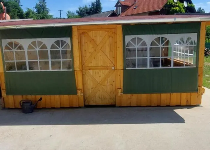 Gyenescamping Wohnwagen Knaus 1 Rechts Gyenesdiás