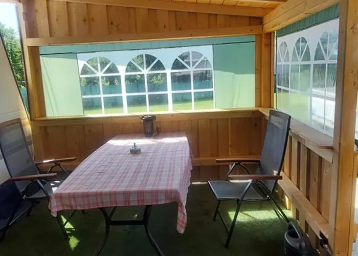 Gyenescamping Wohnwagen Knaus 1 Rechts * Gyenesdiás