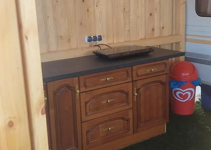 Gyenescamping Wohnwagen Knaus 1 Rechts * Gyenesdiás