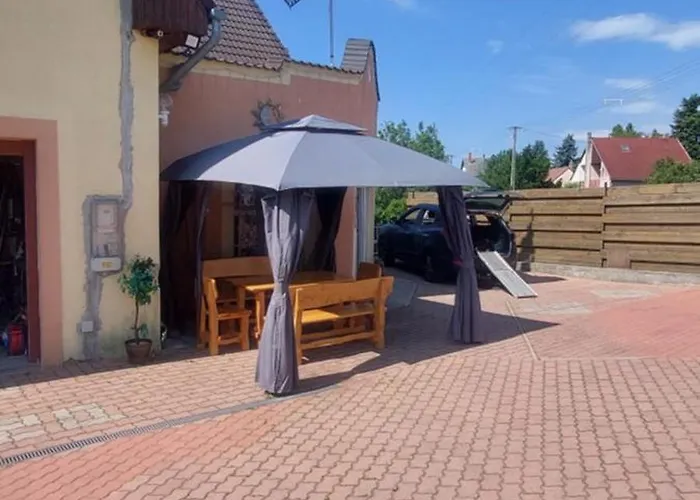 Gyenescamping Wohnwagen Knaus 1 Rechts Campeggio *