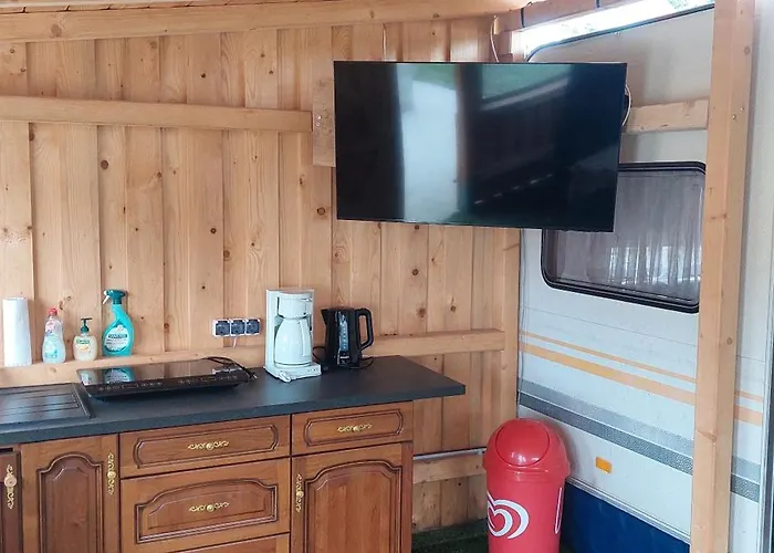 Gyenescamping Wohnwagen Knaus 1 Rechts Kemping Gyenesdiás